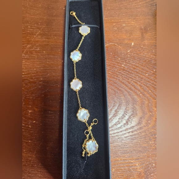 SOLD🔥NEW STERLING FOREVER 14K GOLD PLATED & MOTHER-OF-PEARL CHARM BRACELET - Picture 7 of 10